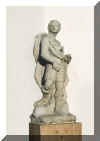 foto R.Pellizzon Otus statua di dx si ritiene raffigurino i Santi Felice e Fortunato sono di pietra d'Istria, sono affini nel materiale e nella lavorazione a tante statue da giardino collocate nel '700 nelle ville venete. Il loro stato di conservazione  discreto.